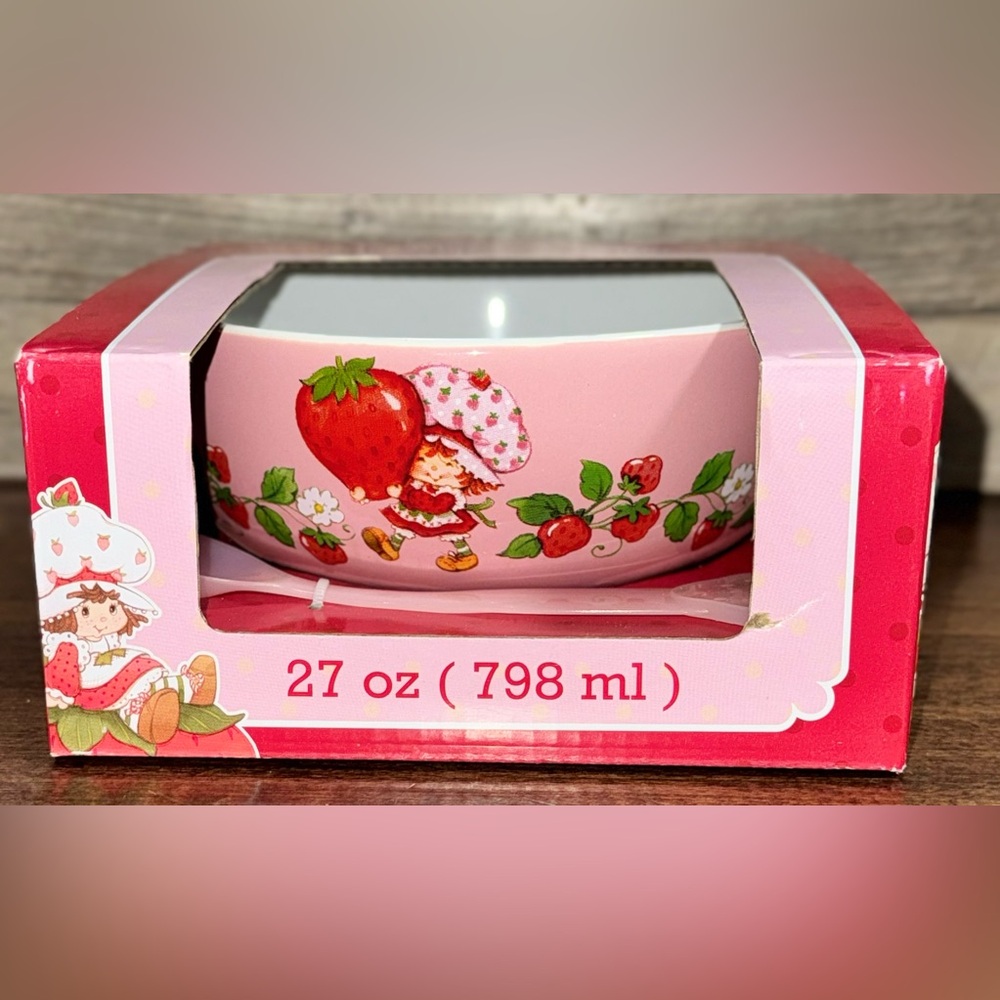 Super Cute 🥰 Strawberry Shortcake Ceramic Bowl with a Colour Change Spoon set
